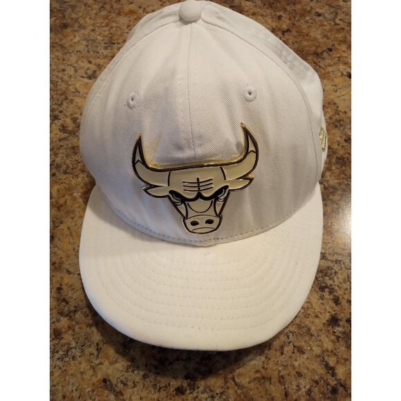 New Era Other - New Era 9Fifty NBA Chicago Bulls White/Silver Snapback w/ Bull